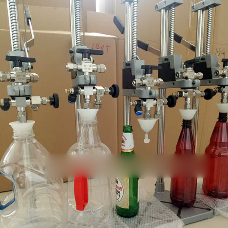 Handmatige kurkpers voor fless - Wine Beers recensie en prijs